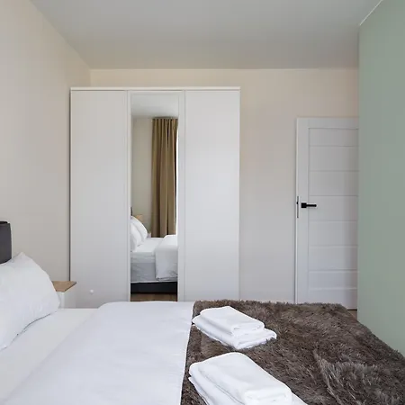 Praga Poludnie 2-Bedroom Apartment Warsaw Exterior photo
