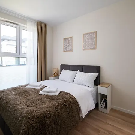 Praga Poludnie 2-Bedroom Apartment Warsaw Exterior photo