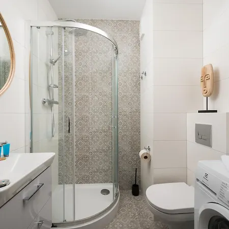 Praga Poludnie 2-Bedroom Apartment Warsaw Exterior photo